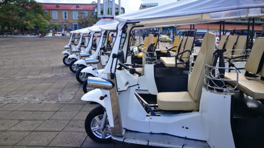 Nombreux Tuk Tuk - Pousse Pousse Ti Balad Peyi